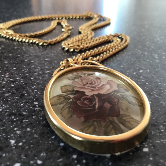 Vintage Gold Tone Necklace with Floral Pendant - Picture 10 of 14